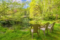 27 Forested Acres w Mountain Views near Olympic Natl Park 크레스켄트 호 주변 호텔
