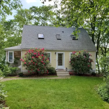 Beautiful Cape Cod Lakefront Retreat with Dock