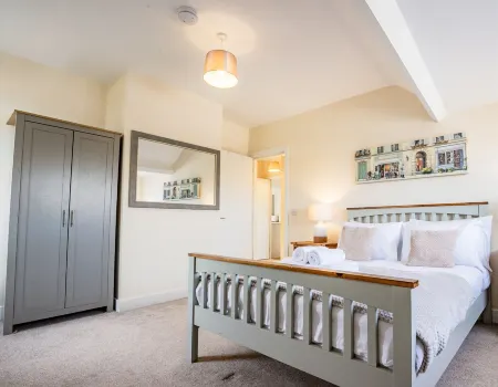 Newly refurbished apartment in city centre