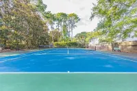 Minutes to the some of the best beaches, dining and shopping Các khách sạn gần Seaside Golf Course