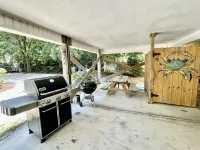 Sandy Feet Retreat-1/2 Block to Beach, Pet Friendly, Wi-Fi & Optional GC Rental