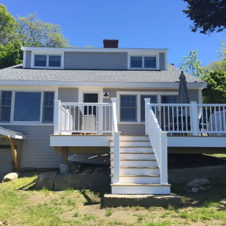 Waterfront Living w Stunning Views, Beautiful Decor, Kayaks, Private drive