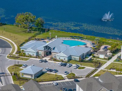 2-bedroom, 2-bath unit offers a family-friendly retreat just mins from LEGOLAND.