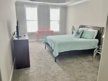 2 BEDROOM SUITE (SEPARATE FROM MAIN HOUSE) POOL, MARSH, GOLF AND WATER VIEWS