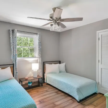 Bright & Cheery Bungalow - Mins to Downtwn Fort Mill