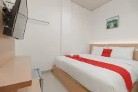 RedDoorz Plus Near RS RK Charitas 2 Palembang Hotels in Palembang