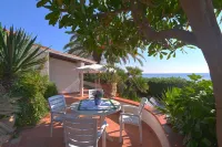 Nice detached house in a fantastic seafront location. No cleaning fees. Hotels in Fontane Bianche