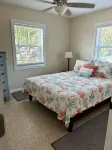 Cozy Cottage - River House - Kayaks - SUP - Relax & Recharge