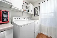 Charming 2-bedroom apartment with WiFi, AC in Killeen