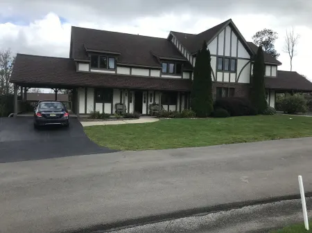 Ski and Golf Retreat by Hole 8