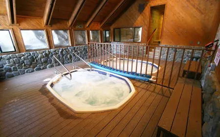 Easy walk to Canyon Lodge, private garage, EV charger. Great for families.