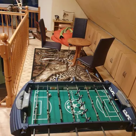 Large holiday property right by the outdoor pool & S-Bahn Berlin (15 minutes to the center)