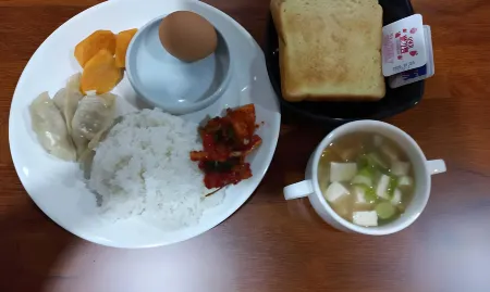 Hotel 385 Отели рядом с достопримечательностью «Yeojwacheon Stream»