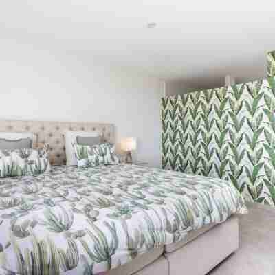 Spectacular Duplex Seafront with Awesome views and sunset !!! Rooms