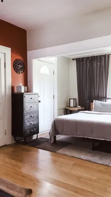 The Edge: Double King Bedroom Suite