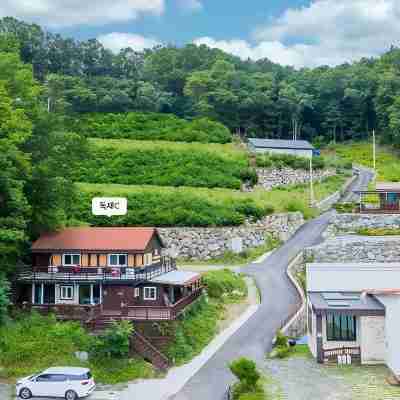 산이랑강이랑 Hotel Exterior