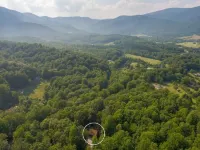 Pet Friendly with Mountain Views on 151 BrewRidge Trl Near Wineries~Hikes~Skiing