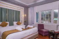 Hotel Abshar - Balcony