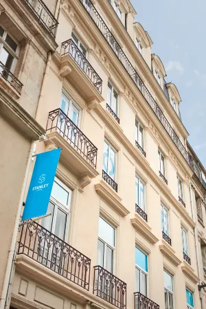 Hôtel Stanley by HappyCulture Отели рядом с достопримечательностью «Basilique Notre-Dame-de-Lourdes»