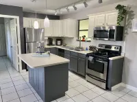 Sunshine Acre. King Master Suite & BIG Yard