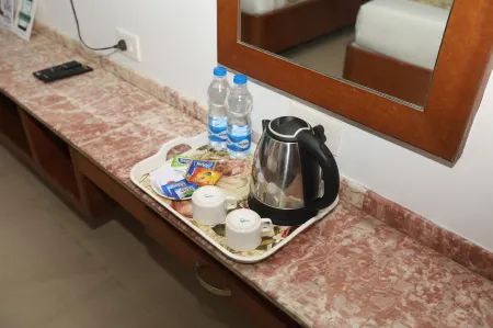 Hotel Karai Отели рядом с достопримечательностью «Sri Aabath Sagaya Anjaneya Swamy Alayam»