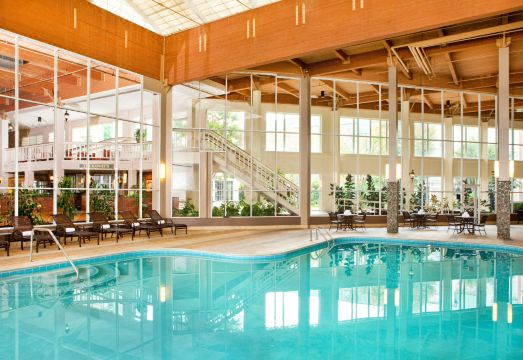 4. 더블트리 바이 ..