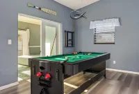 Bug-Free Oasis! Saltwater Pool + Games Near Honeymoon Island! Hotels near Publix Super Market at Northwood Plaza