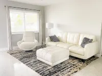 NEW! The Seafoam Bungalow - close to beaches! 라르고 호텔