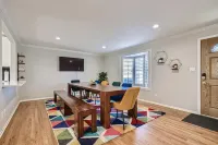 Group Getaway in Denver- 5 Bedrooms - Bright & Spacious