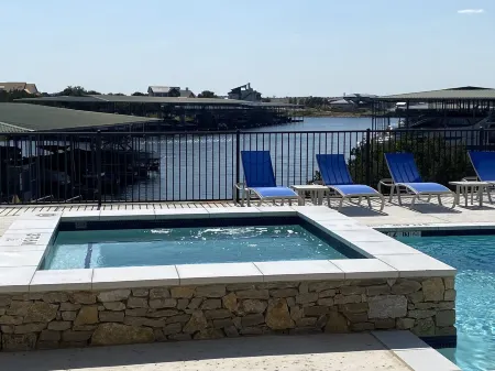 Harborview FIRST FLOOR Condo w/ resort amenities easy poolside access w/ views!