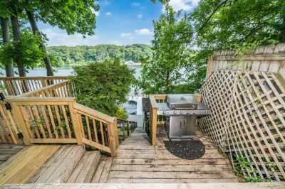 Welcome to the 5 horizons Lake House-FREE KAYAK USE- PONTOON AVAILABLE