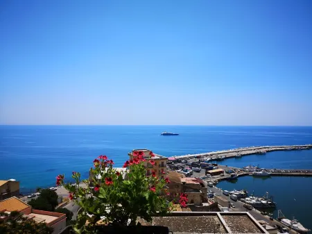 The terraces Отели рядом с достопримечательностью «Casa Museo Del Sapone»