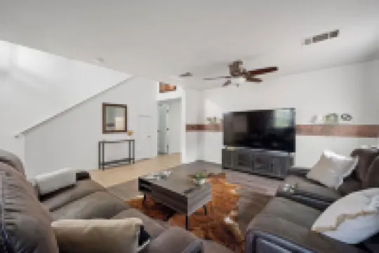 Charming 4-bedroom house in North Austin