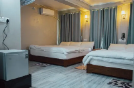 Deurali Guest House Hotel di 