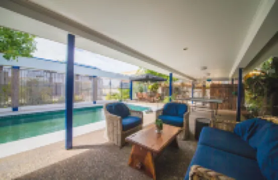 Cosmopolitan Motel & Serviced Apartments