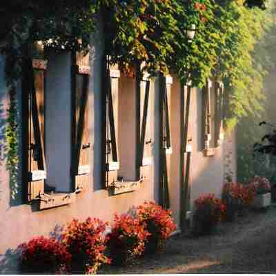 Hostellerie La Sarrasine - Mâcon Hotel Exterior