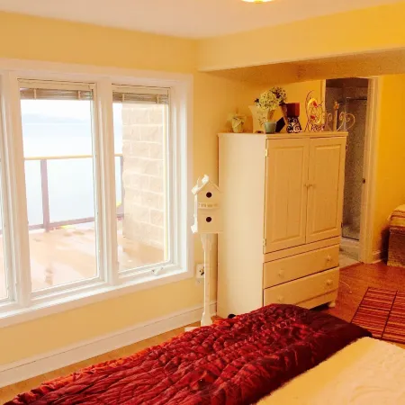 Pictured Rocks Bed and Breakfast