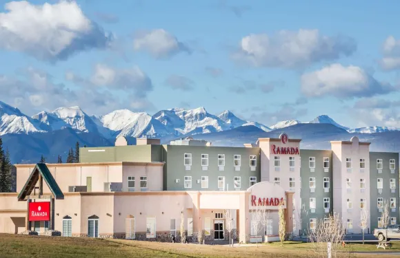 欣頓温德姆華美達酒店