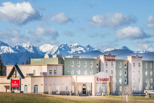 Ramada by Wyndham Hinton Hotels in Hinton