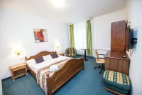 Hotel Grand Hotel di Revnice