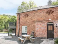 Orchard Cottage Hotels near Newtown Textile Museum