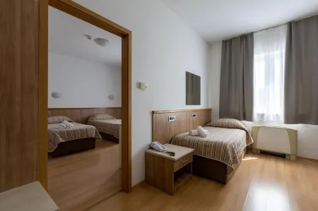 Hotel Porto Отели в г. Дебељак