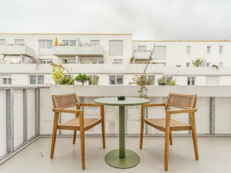 Limehome Dresden Wallstraße - Digital Access Отели рядом с достопримечательностью «Опера Земпера»