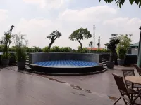Best and Relax Studio Room Parkland Avenue Apartment Các khách sạn ở Cilenggang