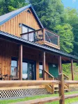 Luxury cabin on private drive. Fall foliage at its finest, waterfront access.