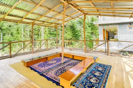 The Doors Inn Отели рядом с достопримечательностью «Manali View Point»