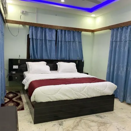 Royalwood City Inn