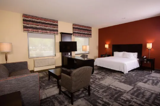 Hampton Inn & Suites Phoenix Chandler-Fashion Center Hotels in Chandler