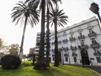 River Hostel Hotel dekat Torres de Serranos