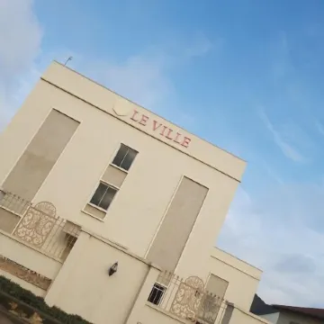 Le Ville Hotel and Suites